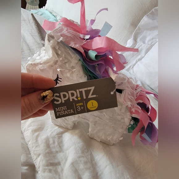 Spritz mini unicorn pinata - Picture 4 of 13